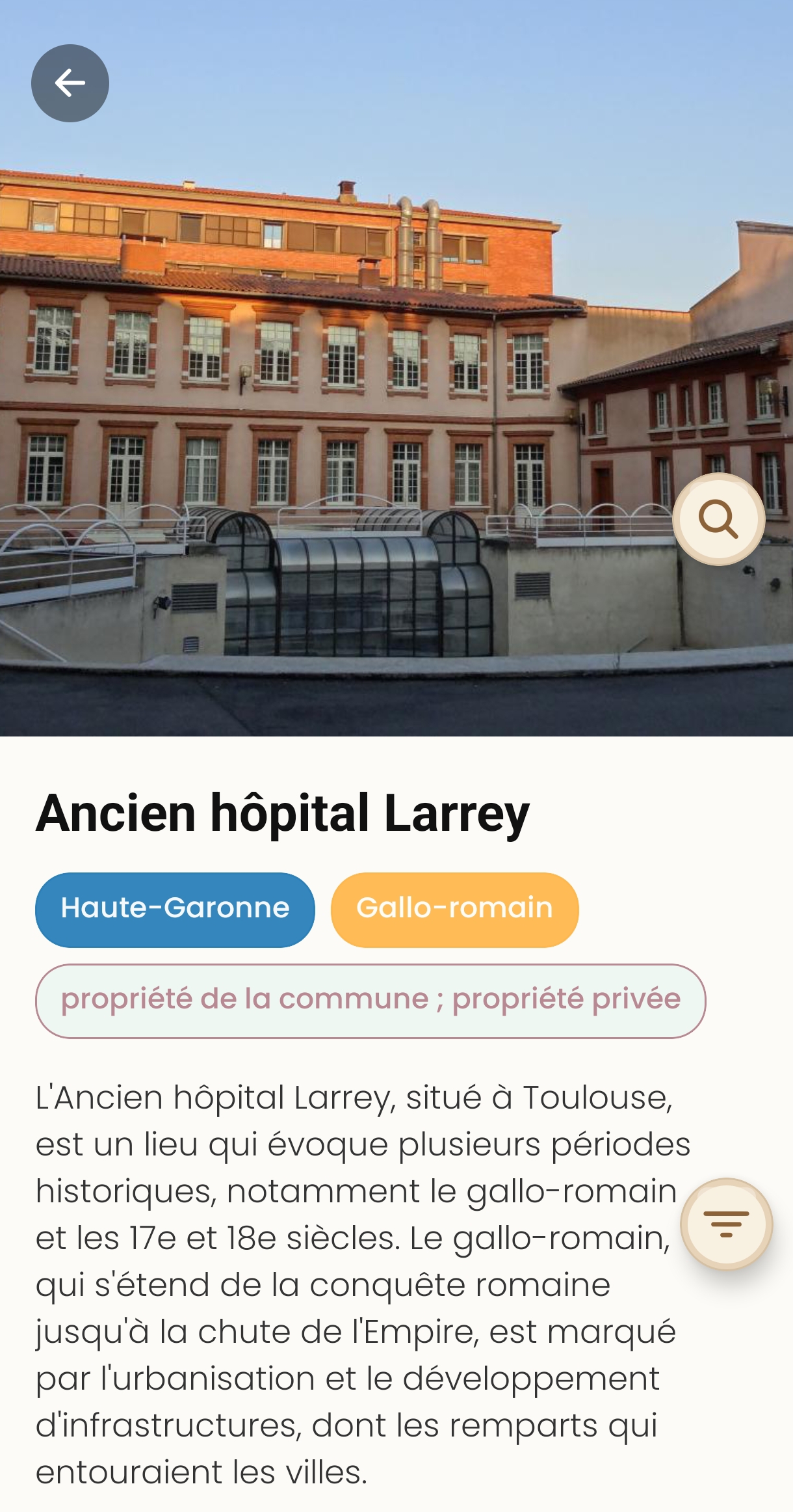 Fiche d'information ExploGo détaillant un lieu avec contexte et éléments historiques